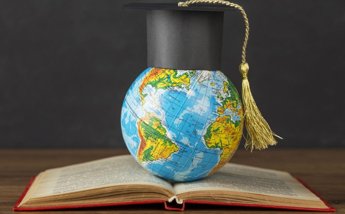 graduation-cap-earth-globe