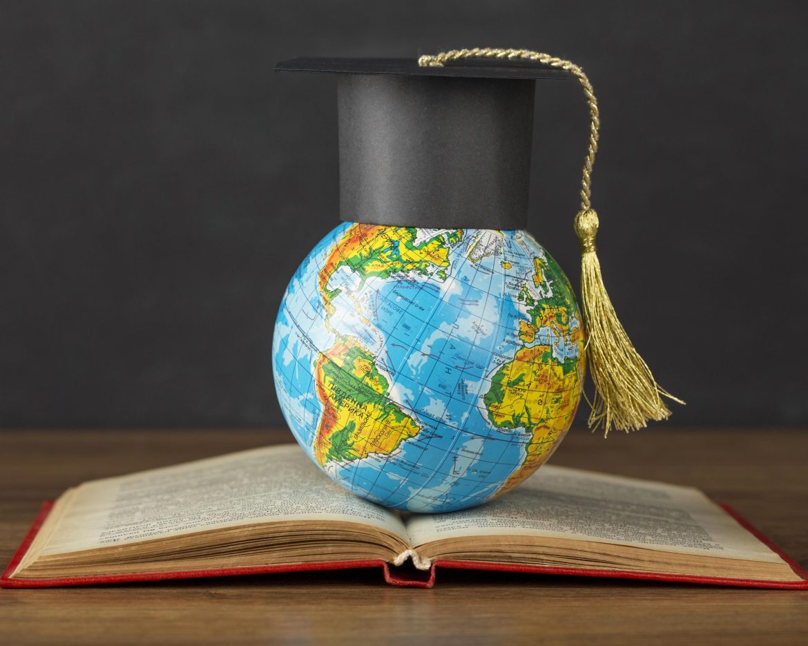 graduation-cap-earth-globe